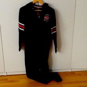 Roots hooded onesie